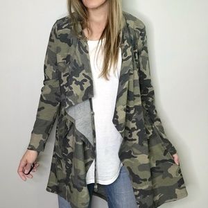EMELIA Camo open front hooded long cardigan with pockets size Small